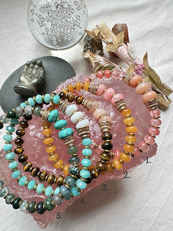 LES BRACELETS