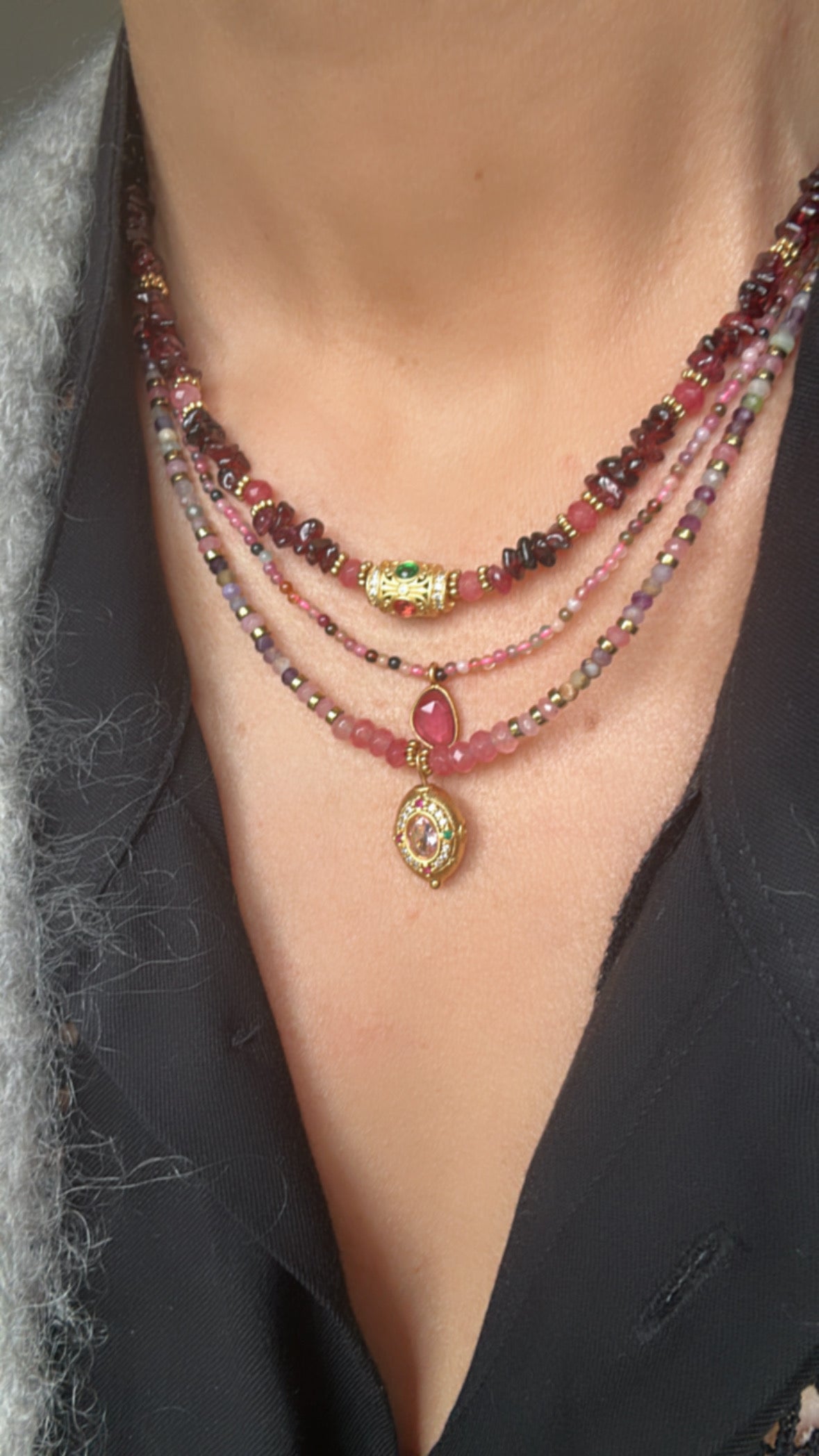 Collier Ina