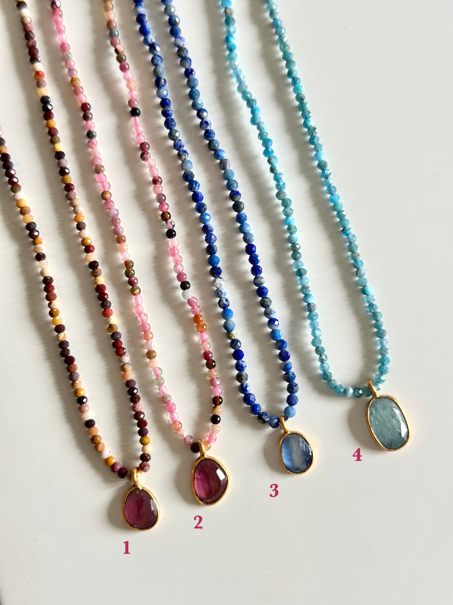 Collier Ina