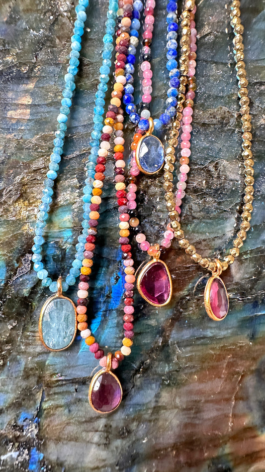 Collier Ina