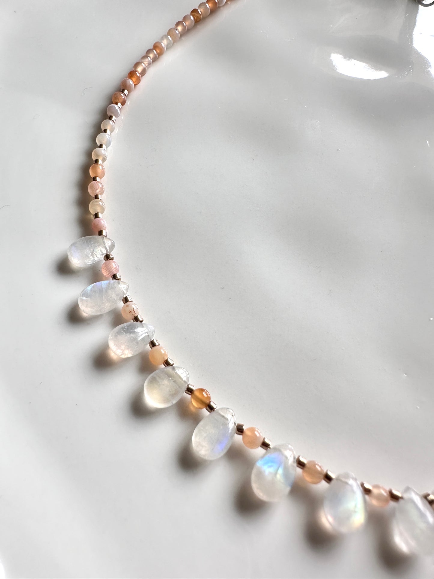 Collier Moon